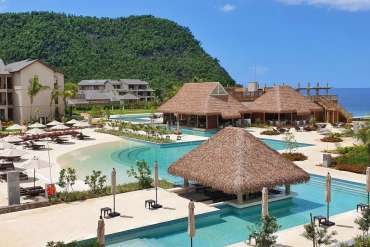 Buy a Passport investing in 5 star hotels